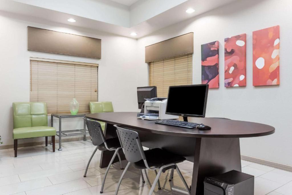 Chandler Perfect Location 1 Bedroom Ngoại thất bức ảnh